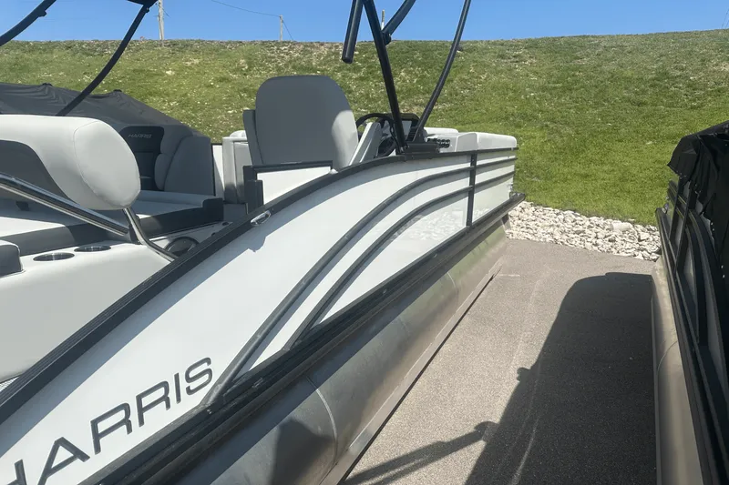 Slide: The Image of Harris 250 Cruiser 2025 - 5