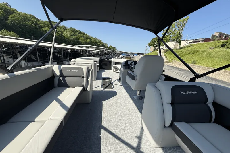 Slide: The Image of Harris 230 Cruiser 2025 - 11