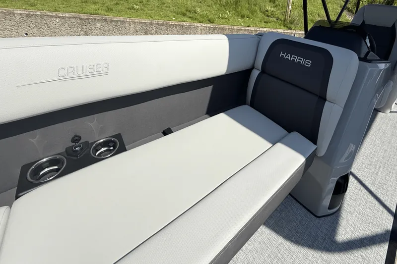 Slide: The Image of Harris 230 Cruiser 2025 - 15