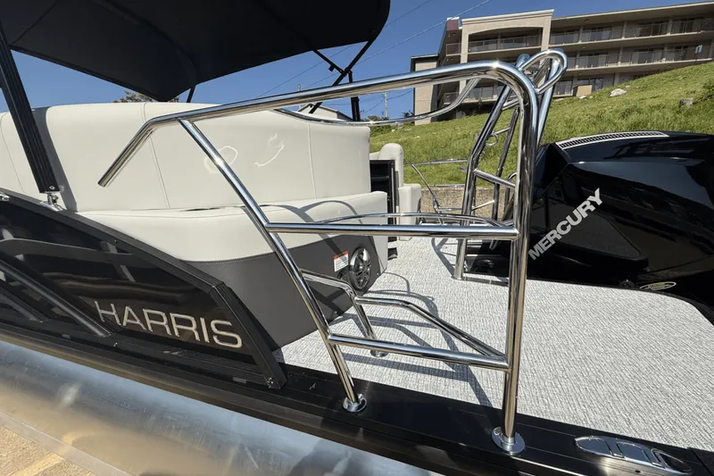 Slide: The Image of Harris 230 Cruiser 2025 - 21