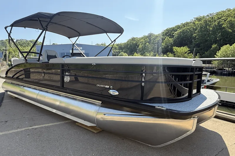 Slide: The Image of Harris 230 Cruiser 2025 - 24