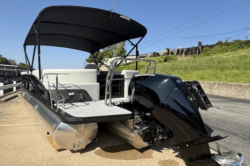 Slide: The Image of Harris 230 Cruiser 2025 - 25