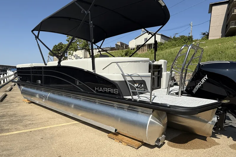 Slide: The Image of Harris 230 Cruiser 2025 - 26