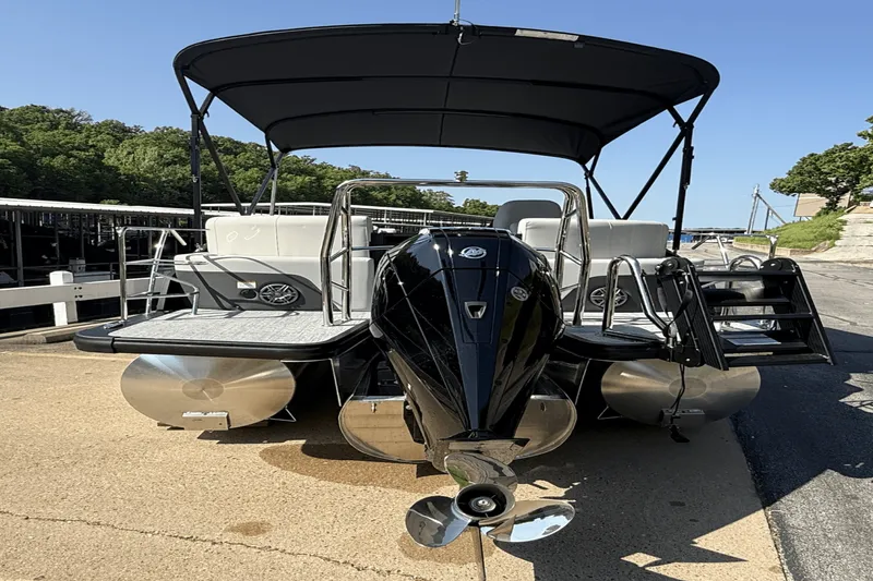 Slide: The Image of Harris 230 Cruiser 2025 - 28