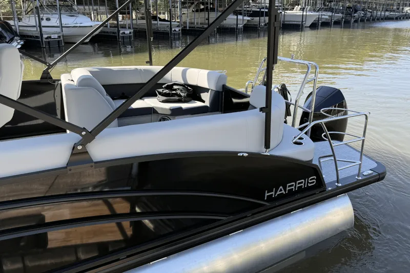 Slide: The Image of Harris 230 Cruiser 2025 - 4