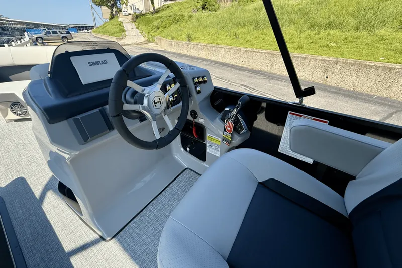 Slide: The Image of Harris 230 Cruiser 2025 - 5