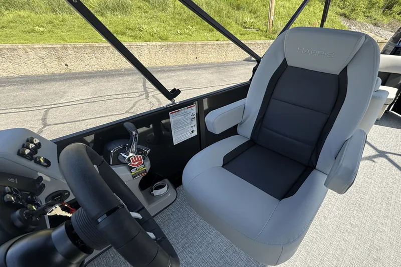 Slide: The Image of Harris 230 Cruiser 2025 - 6