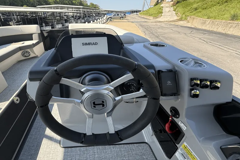 Slide: The Image of Harris 230 Cruiser 2025 - 7