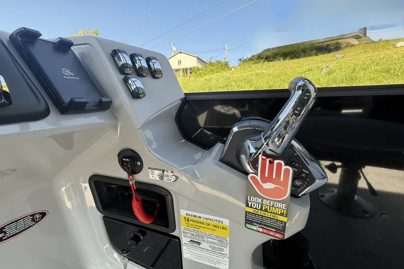 Slide: The Image of Harris 230 Cruiser 2025 - 8