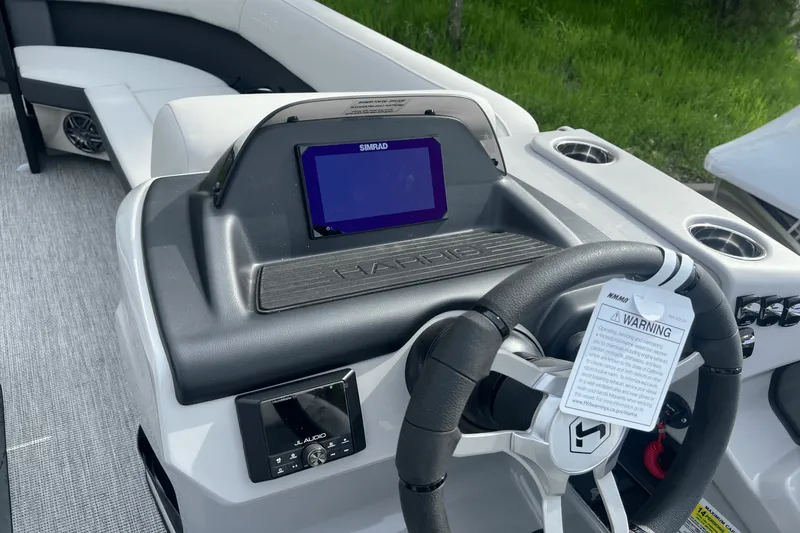 Slide: The Image of Harris 230 Cruiser 2025 - 10