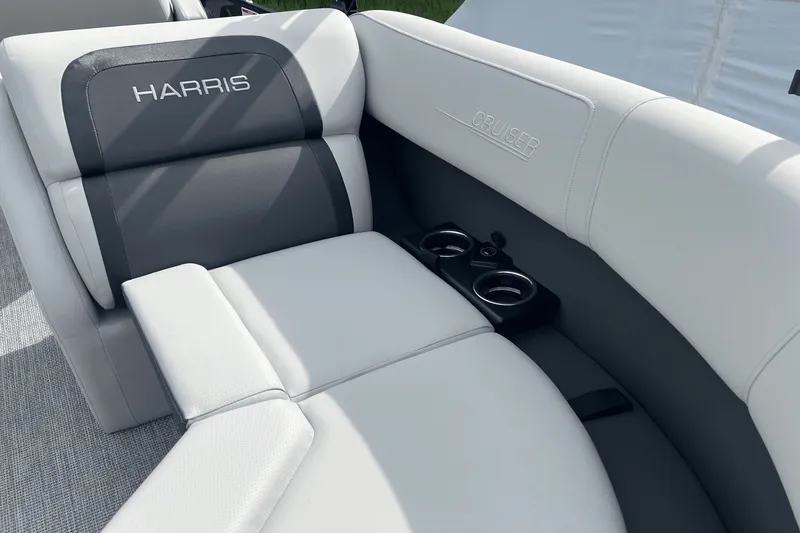 Slide: The Image of Harris 230 Cruiser 2025 - 17