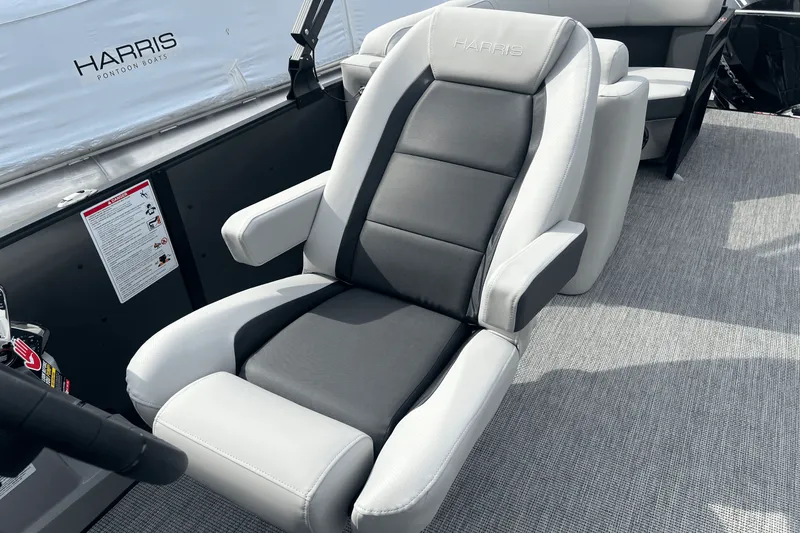 Slide: The Image of Harris 230 Cruiser 2025 - 21