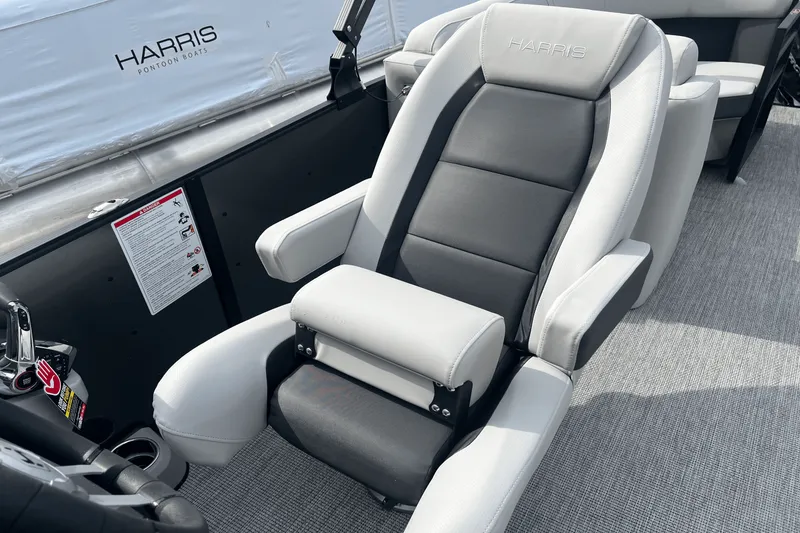 Slide: The Image of Harris 230 Cruiser 2025 - 22