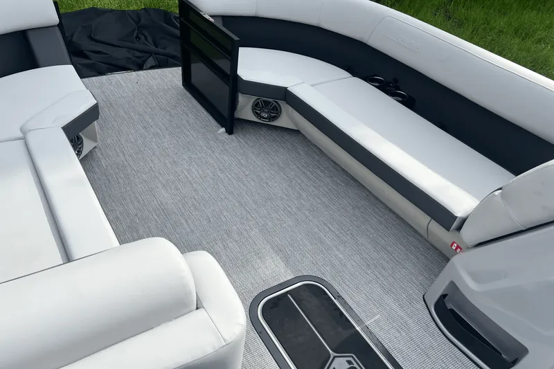 Slide: The Image of Harris 230 Cruiser 2025 - 23