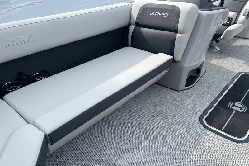 Slide: The Image of Harris 230 Cruiser 2025 - 24