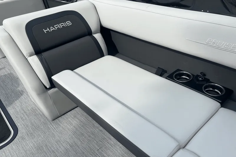 Slide: The Image of Harris 230 Cruiser 2025 - 25