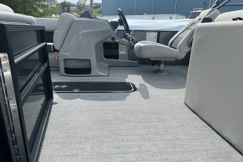 Slide: The Image of Harris 230 Cruiser 2025 - 3