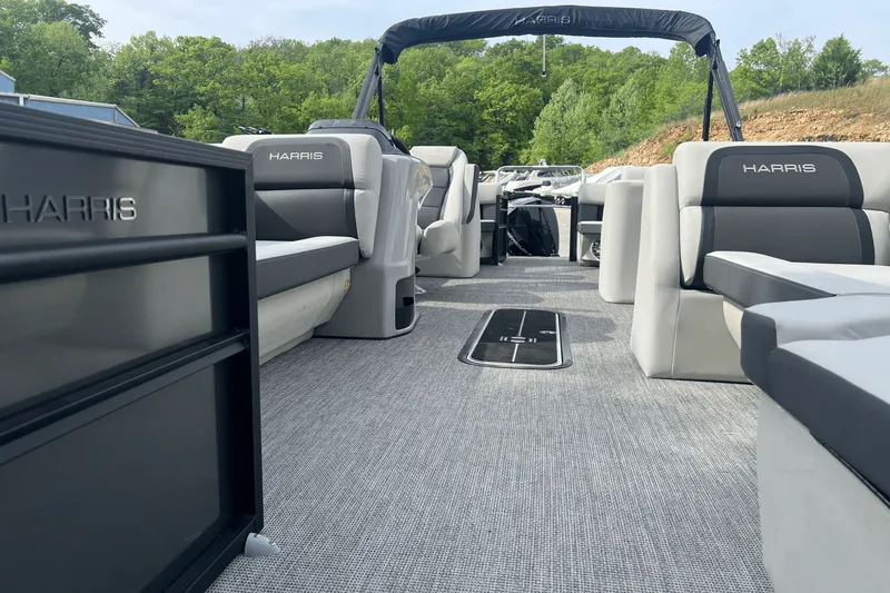 Slide: The Image of Harris 230 Cruiser 2025 - 7