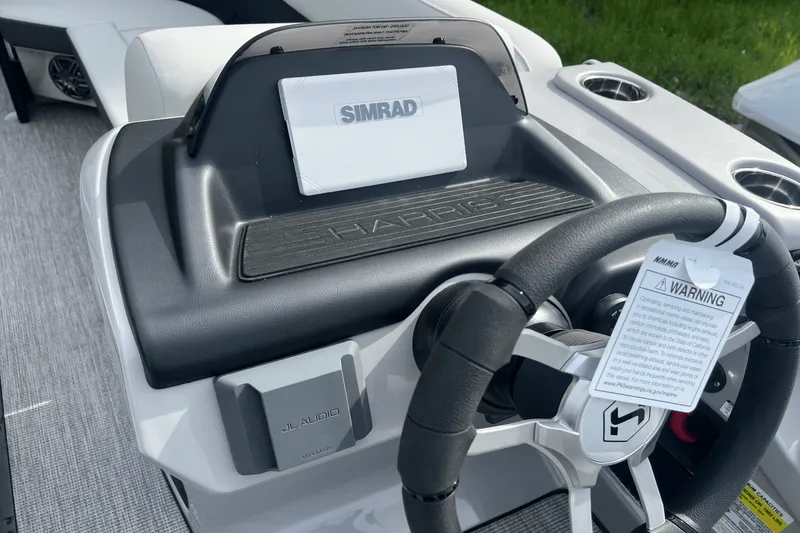 Slide: The Image of Harris 230 Cruiser 2025 - 9