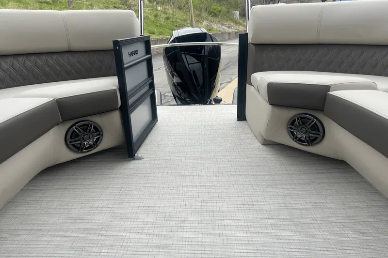 Slide: The Image of Harris 250 Sunliner 2025 - 16