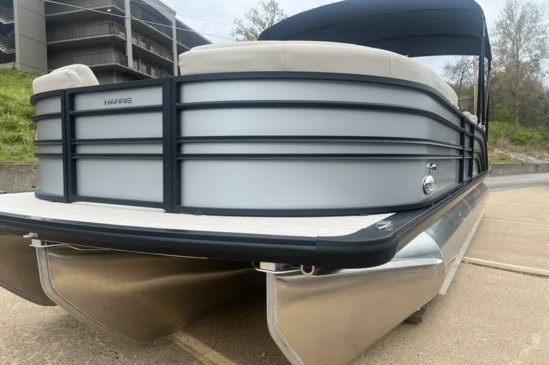 Slide: The Image of Harris 250 Sunliner 2025 - 2