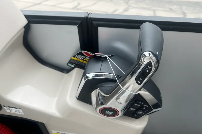 Slide: The Image of Harris 250 Sunliner 2025 - 24