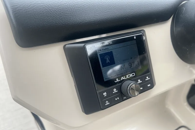 Slide: The Image of Harris 250 Sunliner 2025 - 26