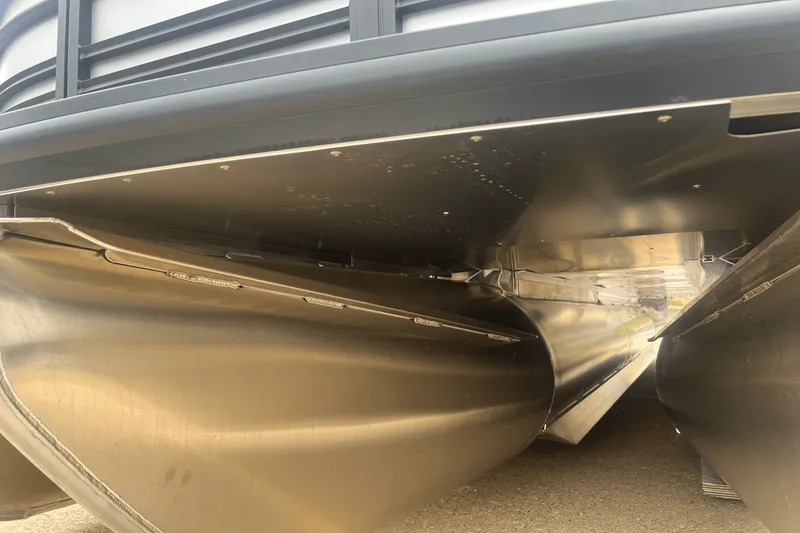 Slide: The Image of Harris 250 Sunliner 2025 - 3