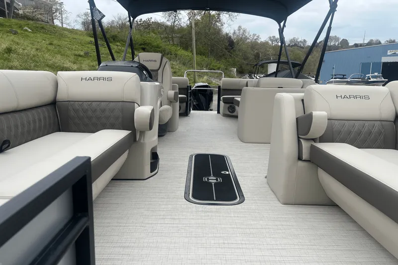 Slide: The Image of Harris 250 Sunliner 2025 - 32