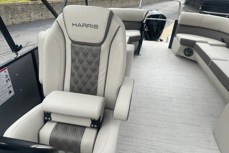 Slide: The Image of Harris 250 Sunliner 2025 - 33