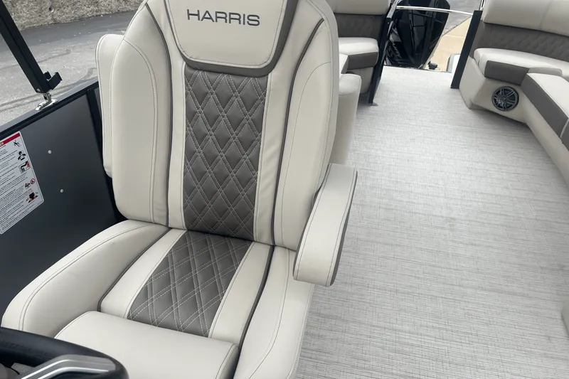 Slide: The Image of Harris 250 Sunliner 2025 - 34