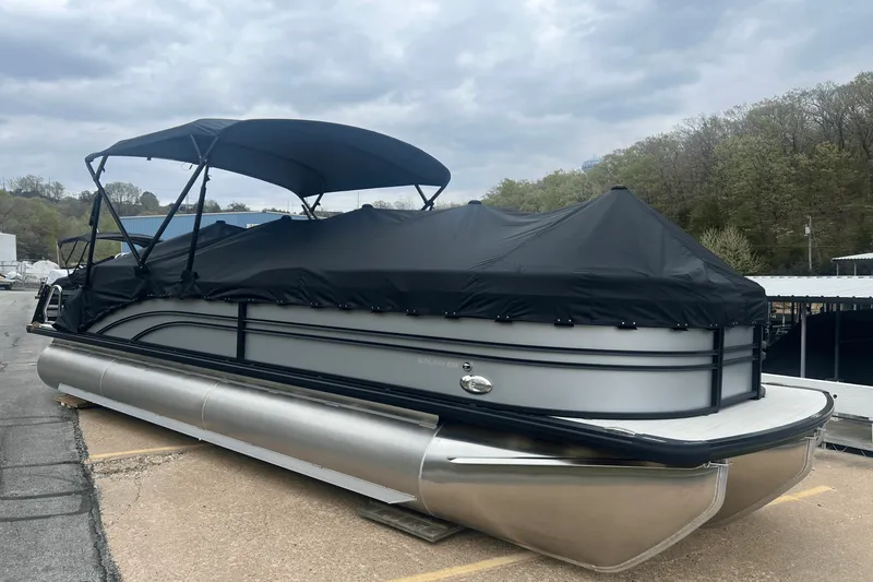 Slide: The Image of Harris 250 Sunliner 2025 - 37