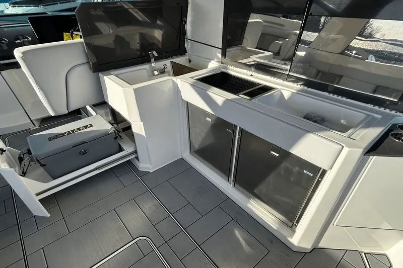 Slide: The Image of Aviara AV36 2023 - 12