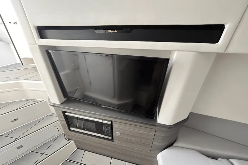 Slide: The Image of Aviara AV36 2023 - 18