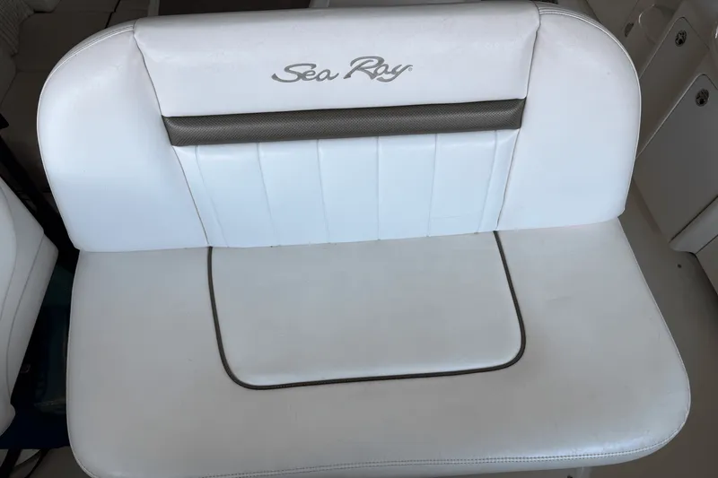 Slide: The Image of Sea Ray 40 SUNDANCER 2006 - 20