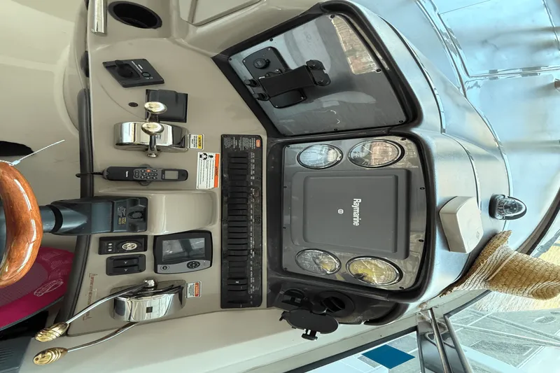 Slide: The Image of Sea Ray 40 SUNDANCER 2006 - 21