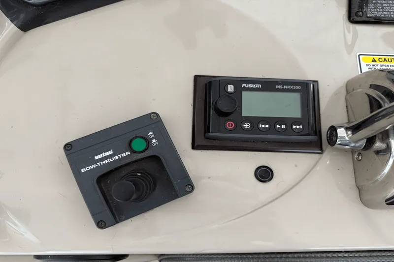 Slide: The Image of Sea Ray 40 SUNDANCER 2006 - 23