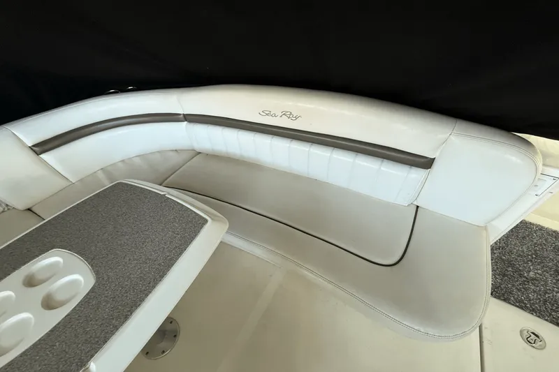 Slide: The Image of Sea Ray 40 SUNDANCER 2006 - 8