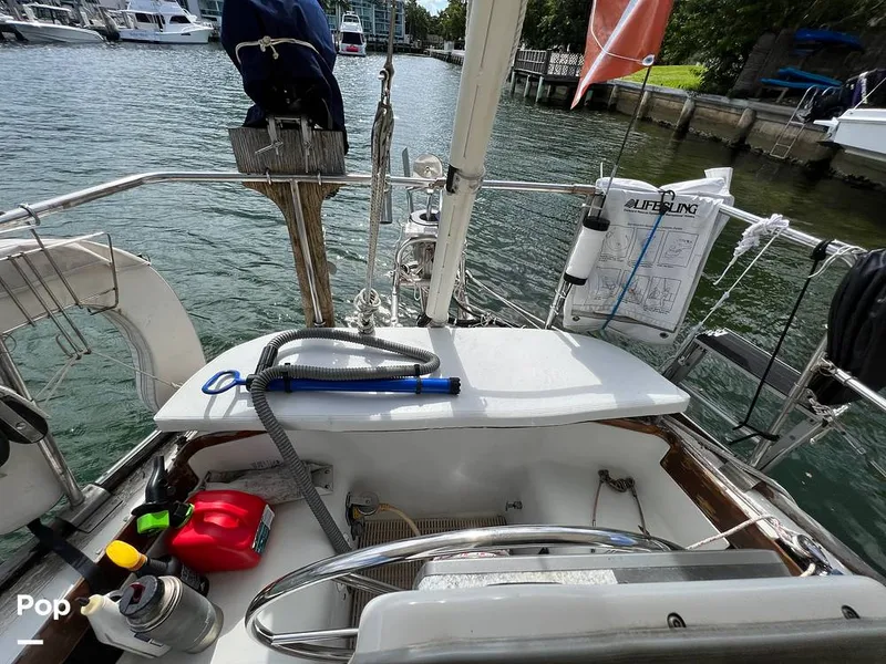 Slide: The Image of Pearson 40 1979 - 11557674