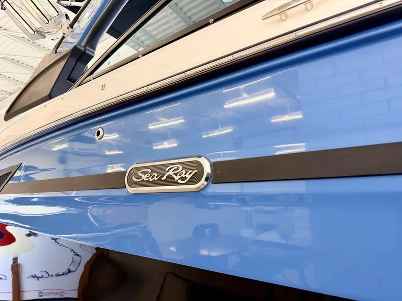 Slide: The Image of Sea Ray SDX 250 Surf 2025 - 6
