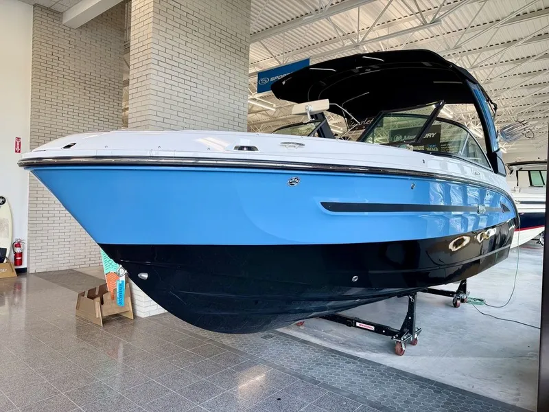 Slide: The Image of Sea Ray SDX 250 Surf 2025 - 2