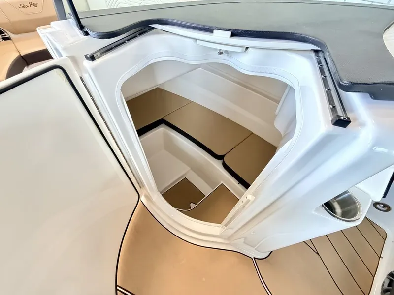 Slide: The Image of Sea Ray SDX 250 Surf 2025 - 30