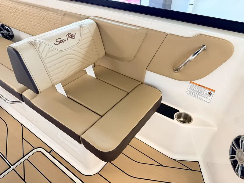 Slide: The Image of Sea Ray SDX 250 Surf 2025 - 26
