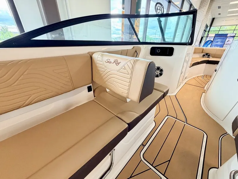 Slide: The Image of Sea Ray SDX 250 Surf 2025 - 23