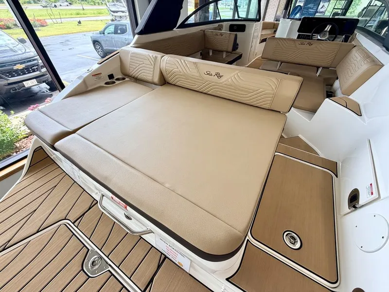 Slide: The Image of Sea Ray SDX 250 Surf 2025 - 9