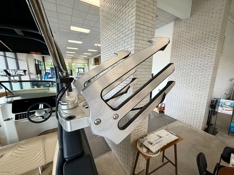 Slide: The Image of Sea Ray SDX 250 Surf 2025 - 46
