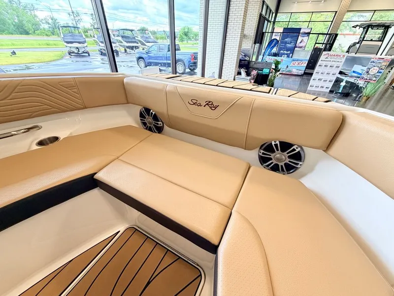 Slide: The Image of Sea Ray SDX 250 Surf 2025 - 39