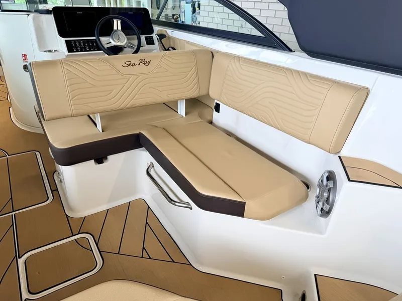 Slide: The Image of Sea Ray SDX 250 Surf 2025 - 18