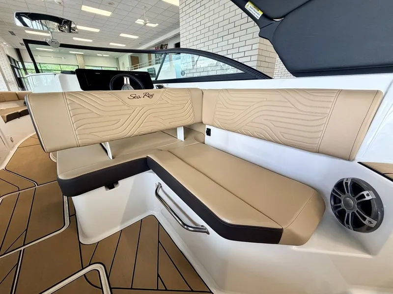 Slide: The Image of Sea Ray SDX 250 Surf 2025 - 17