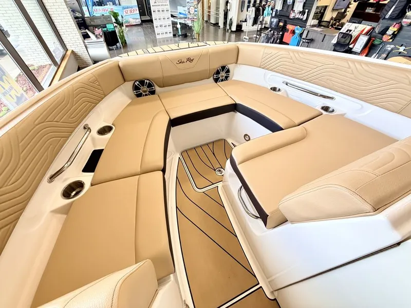 Slide: The Image of Sea Ray SDX 250 Surf 2025 - 38